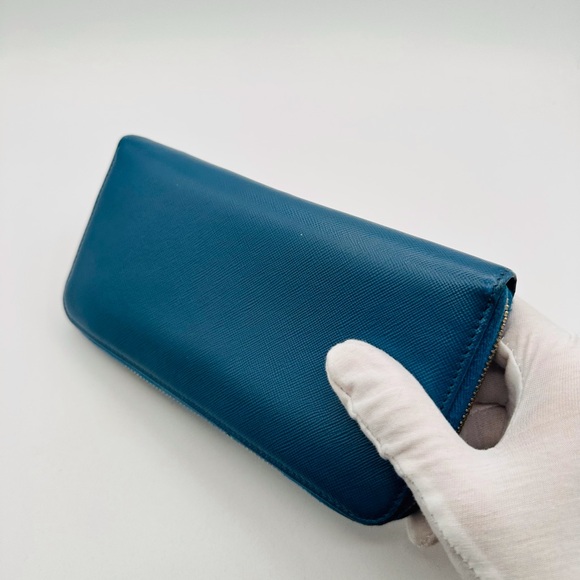 Prada Large Blue Saffiano Leather Wallet Iike new - Picture 12 of 12